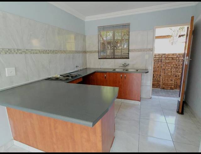 2 BEDROOM TOWNHOUSE FOR SALE IN AMANDASIG
